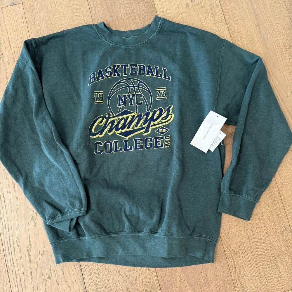 Urban Outfitters Golden Hour 1973 NYC Basketball Champs Sweatshirt, XS/S NWT m10